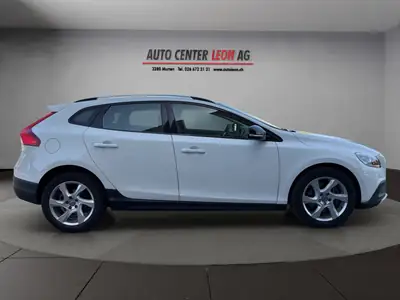 Volvo V40 Cross Country T4 AWD — Robustesse scandinave et polyvalence tout-terrain — Thumbnail 7