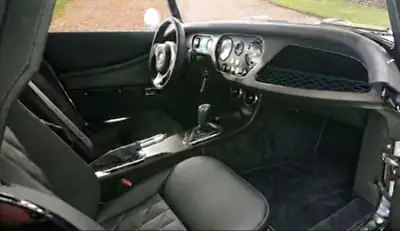 Morgan Plus Six — Cabriolet britannique 339 ch, élégance intemporelle et performance — intérieur