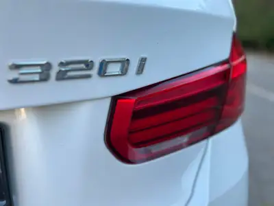 BMW 320i xDrive Touring Steptronic — Break polyvalent, transmission automatique, 105'000 km — Thumbnail 8