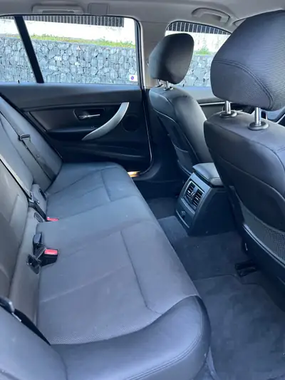 BMW 320i xDrive Touring Steptronic — Break polyvalent, transmission automatique, 105'000 km — Thumbnail 16