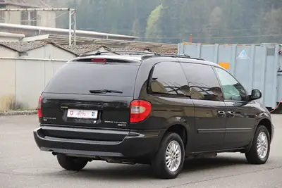 Chrysler Grand Voyager 2.8 CRD — Monospace 7 places robuste, diesel économique et fiable — tableau de bord
