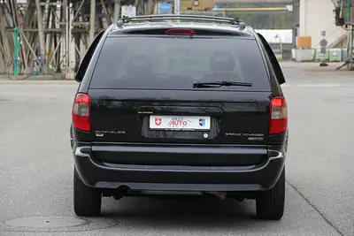 Chrysler Grand Voyager 2.8 CRD — Monospace 7 places robuste, diesel économique et fiable — intérieur