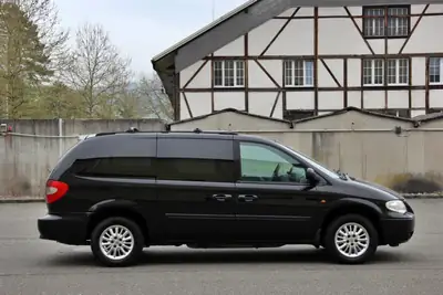 Chrysler Grand Voyager 2.8 CRD — Monospace 7 places robuste, diesel économique et fiable — détail