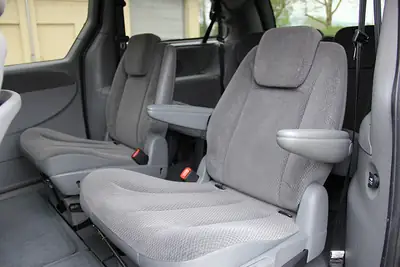 Chrysler Grand Voyager 2.8 CRD — Monospace 7 places robuste, diesel économique et fiable — Miniature 9