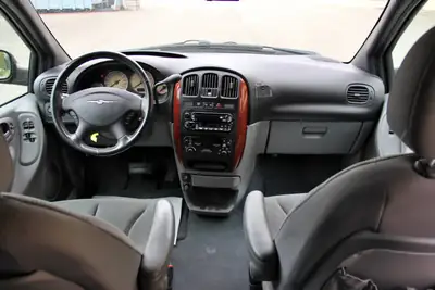 Chrysler Grand Voyager 2.8 CRD — Monospace 7 places robuste, diesel économique et fiable — Miniature 10