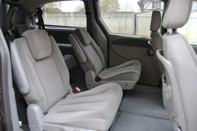 Chrysler Grand Voyager 2.8 CRD — Monospace 7 places robuste, diesel économique et fiable — Miniature 11