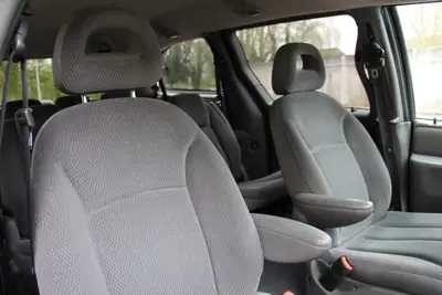 Chrysler Grand Voyager 2.8 CRD — Monospace 7 places robuste, diesel économique et fiable — Miniature 14