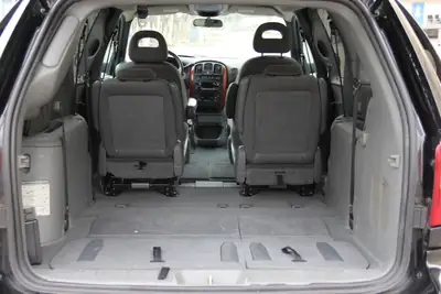 Chrysler Grand Voyager 2.8 CRD — Monospace 7 places robuste, diesel économique et fiable — Miniature 16