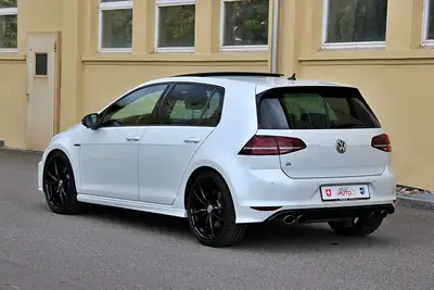 VW Golf 2.0 TSI R 4Motion — Performance 301 ch, Transmission intégrale, Excellent état — Heckansicht