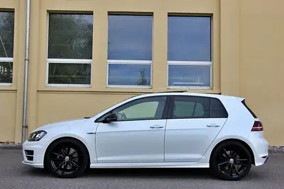 VW Golf 2.0 TSI R 4Motion — Performance 301 ch, Transmission intégrale, Excellent état — Seitenansicht