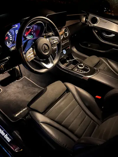 Mercedes-Benz C 200 AMG Line 4Matic — Berline premium 4x4, hybride légère et 71 000 km — Detail