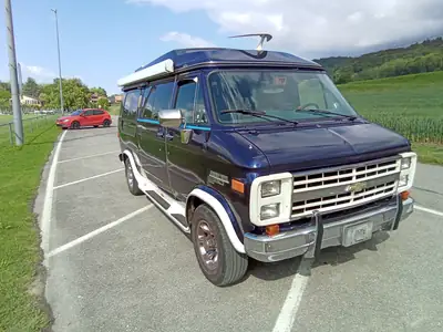 Chevrolet G30 Starcraft Campervan — Camping-car V8 authentique des années 80 — Außenansicht