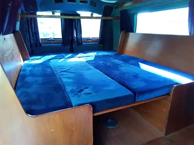 Chevrolet G30 Starcraft Campervan — Camping-car V8 authentique des années 80 — Miniatur 7