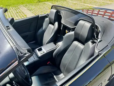 Aston Martin V8 Vantage 4.3 Sportshift — Cabriolet sportif British, 385 ch sans compromis — Miniature 10