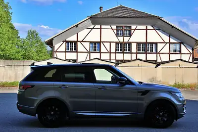 Range Rover Sport 3.0 SDV6 — SUV 7 places puissant, entretien premium — Detail