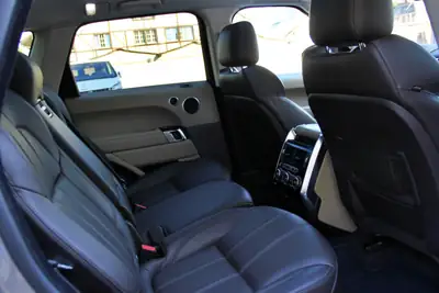 Range Rover Sport 3.0 SDV6 — SUV 7 places puissant, entretien premium — Miniatur 12