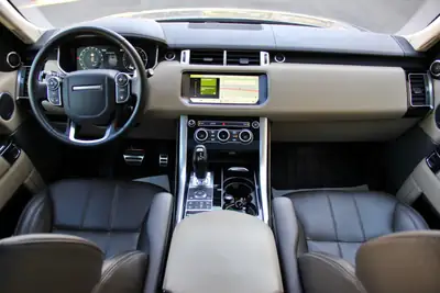 Range Rover Sport 3.0 SDV6 — SUV 7 places puissant, entretien premium — Miniatur 11