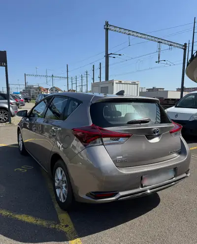 Toyota Auris 1.8 HSD Trend — Hybride économe, état impeccable, 58 500 km — rear view