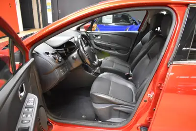 Renault Clio 0.9 12V Intens FaceLift 2018 — Citadine économe, bien équipée et sans sinistre — Miniature 9
