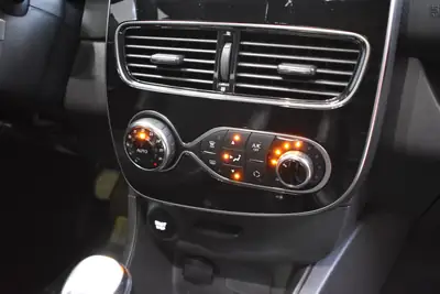 Renault Clio 0.9 12V Intens FaceLift 2018 — Citadine économe, bien équipée et sans sinistre — Miniature 16