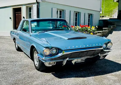 Ford Thunderbird 1965 — Légendaire coupé américain, moteur 303 ch — côté
