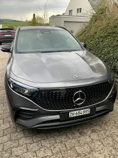 Mercedes-Benz EQA 350 AMG Line 4Matic — SUV électrique 292 ch, très peu kilométré — Außenansicht