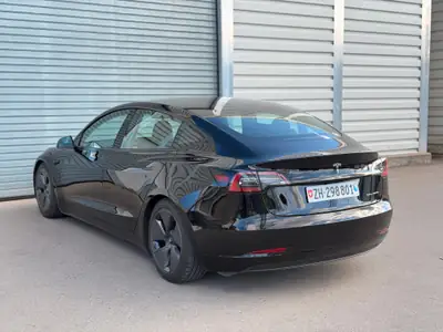 Tesla Model 3 Long Range Dual Motor AWD — Performance électrique et autonomie maximale — Miniature 8