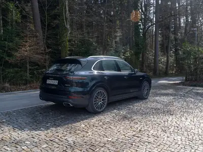 Porsche Cayenne E-Hybrid — SUV rechargeable sportif, 106 000 km, sans sinistre — dashboard