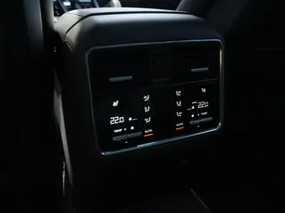 Porsche Cayenne E-Hybrid — SUV rechargeable sportif, 106 000 km, sans sinistre — Thumbnail 10