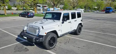 Jeep Wrangler Unlimited 2.8 CRD — Limited Edition JK, diesel automatique, sans sinistre — côté