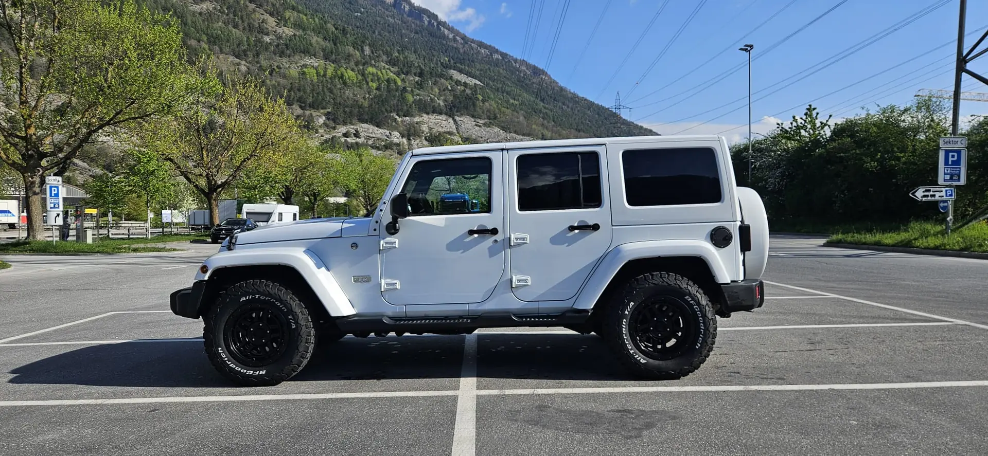 Jeep Wrangler Unlimited 2.8 CRD — Limited Edition JK, diesel automatique, sans sinistre
