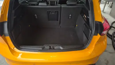 Ford Focus ST 2.3 — Sportive 280 ch, boîte auto, orange métallisé — détail