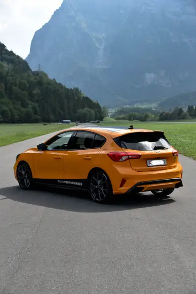Ford Focus ST 2.3 — Sportive 280 ch, boîte auto, orange métallisé — Miniature 12