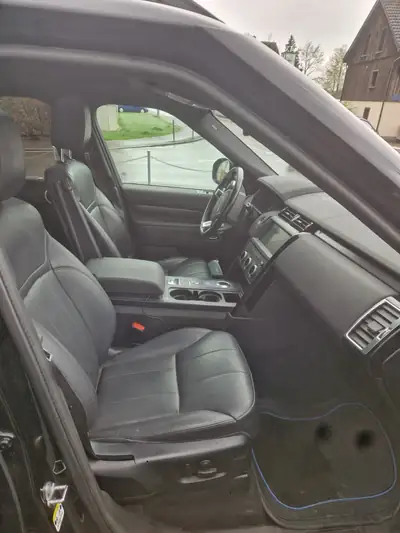 Land Rover Discovery SDV6 306 ch — 7 places, diesel performant, équipement premium — interni