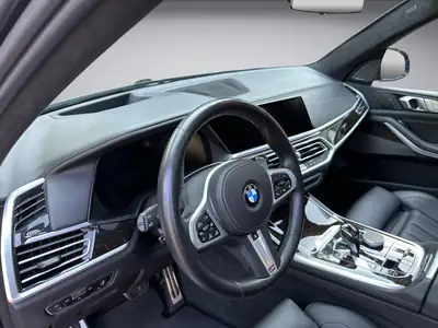 BMW X7 xDrive 48V 40d — Le SUV premium 7 places diesel avec M Sport et technologie avancée — Detail