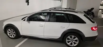 Audi A4 Allroad 2.0 TDI 190 PS — Break robuste quatre roues motrices, entretien soigné — arrière