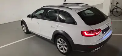 Audi A4 Allroad 2.0 TDI 190 PS — Break robuste quatre roues motrices, entretien soigné — tableau de bord