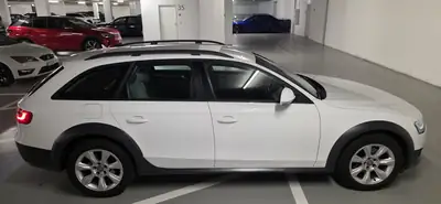 Audi A4 Allroad 2.0 TDI 190 PS — Break robuste quatre roues motrices, entretien soigné — Miniature 8