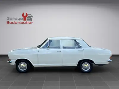 Opel Kadett B 1100 Special — Classique des années 70, moteur économe et fiable — rear view