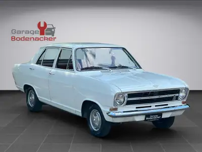 Opel Kadett B 1100 Special — Classique des années 70, moteur économe et fiable — detail