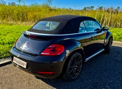 VW Beetle Cabrio 1.4 TSI — Décapotable rétro, moteur dynamique, jantes JR21 premium — cruscotto