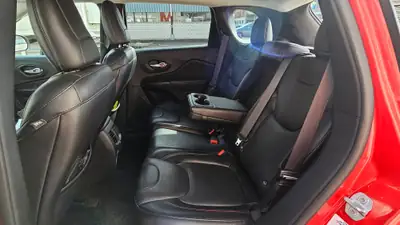 Jeep Cherokee 2.0 Trailhawk AWD — SUV compact 4x4 robuste, 97'500 km seulement — Armaturenbrett