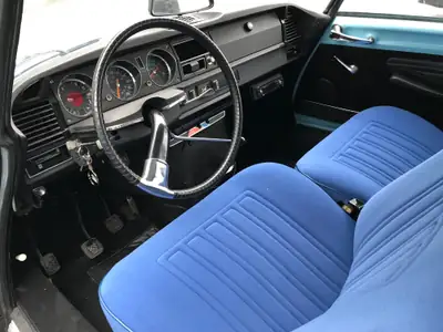 Citroën DS 21 — Icône française de 1972, élégance intemporelle et mécanique fiable — Innenraum