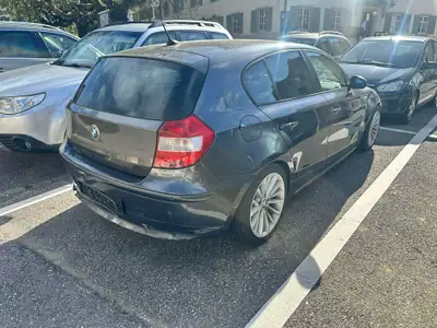 BMW 120d — Berline compacte diesel fiable, 288 000 km, sans sinistre — vista posteriore