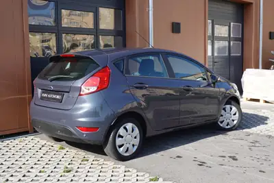 Ford Fiesta 1.0 SCTi Trend PowerShift — Citadine fiable, boîte auto, consommation économique — intérieur