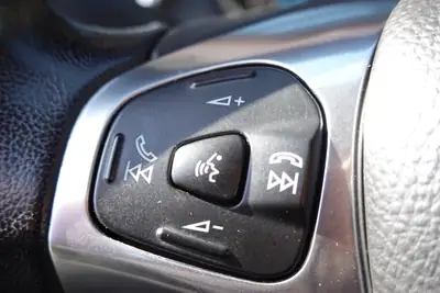 Ford Fiesta 1.0 SCTi Trend PowerShift — Citadine fiable, boîte auto, consommation économique — Miniature 13