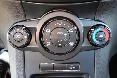 Ford Fiesta 1.0 SCTi Trend PowerShift — Citadine fiable, boîte auto, consommation économique — Miniature 19