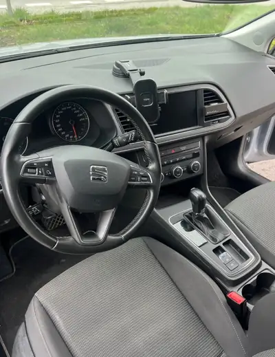 SEAT Leon 1.4 TSI ST — Berline dynamique, 125'000 km, transmission automatique — vista posteriore