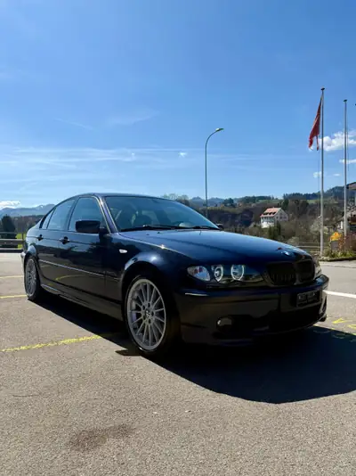 BMW 325i E46 M-Paket — Berline sportive emblématique, 255'000 km — intérieur