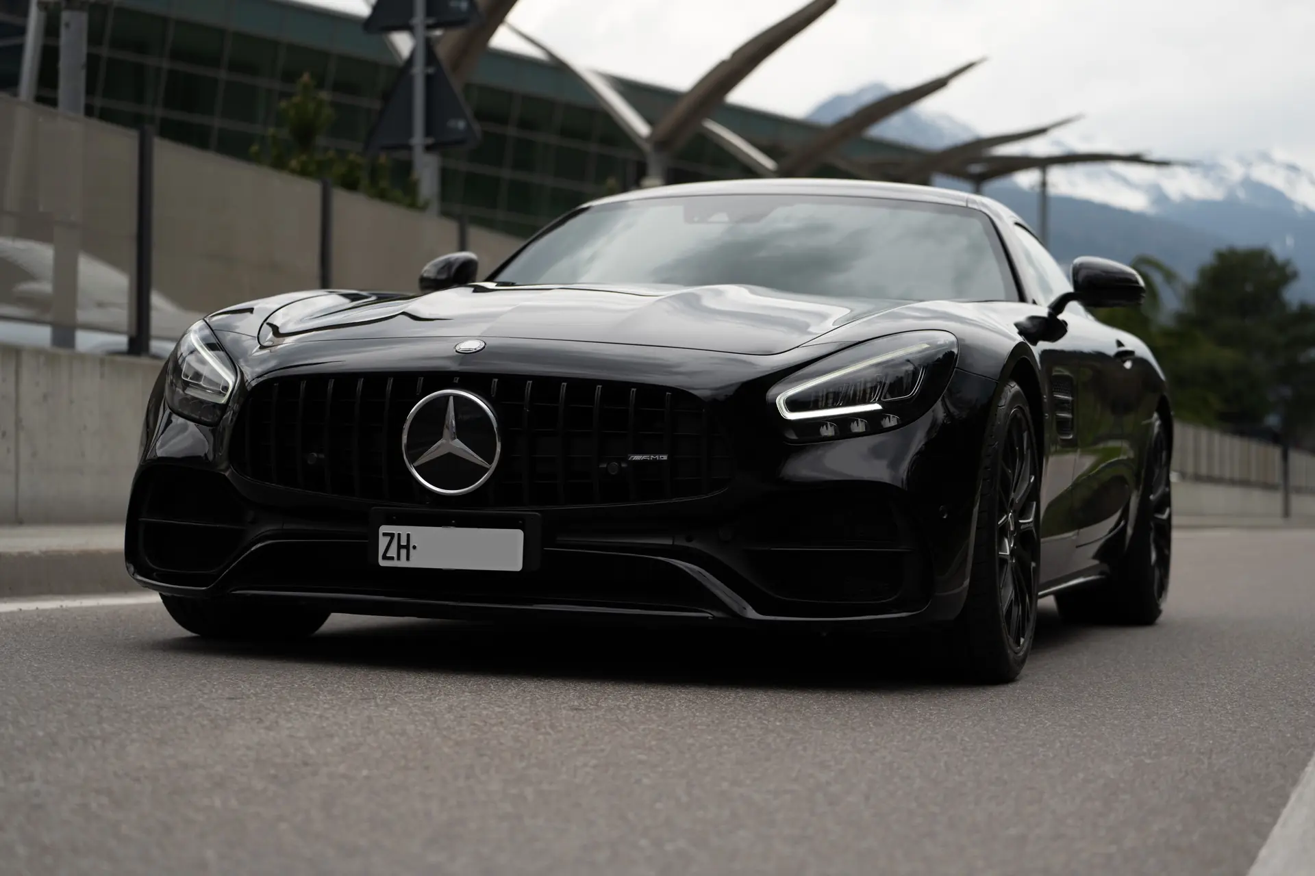 Mercedes-AMG GT Night Edition — Coupé sportif 530 ch, garantie Junge Sterne incluse — Außenansicht